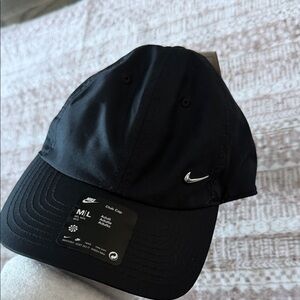 Nike Men’s Hat NWT “Club Cap”